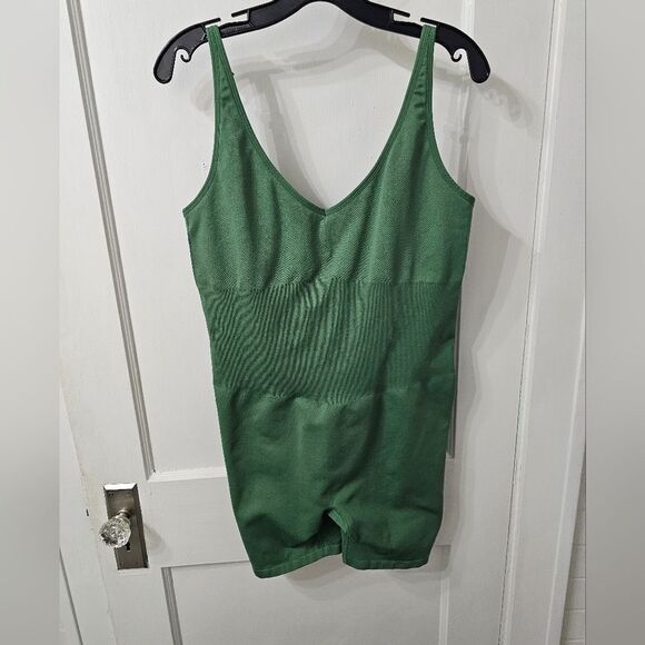 PINK 6" SEAMLESS WORKOUT ONESIE sz xl, excellent condition - Picture 4 of 6